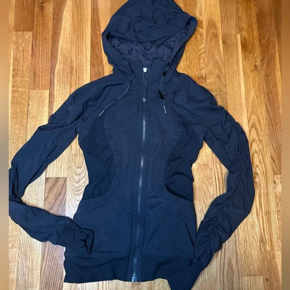 LULULEMON jacket - Picture 1 of 3